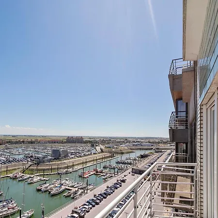 Apartment Yachting In